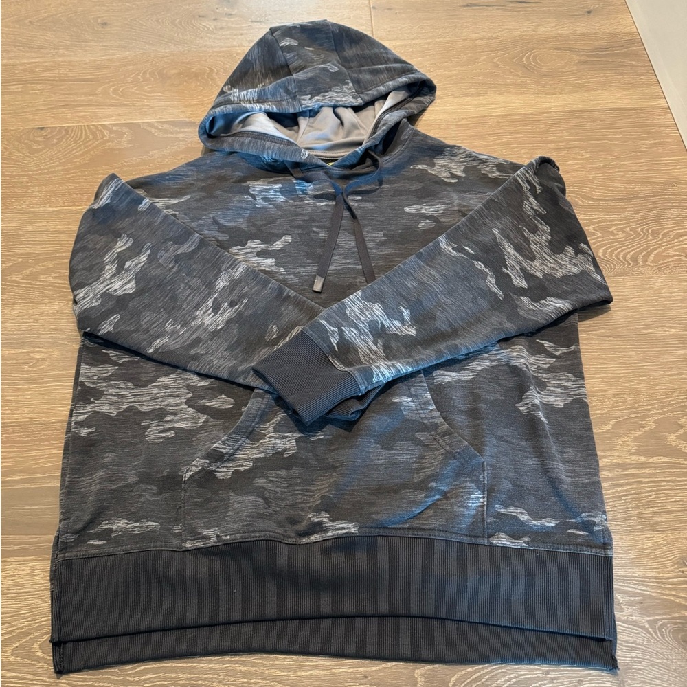 •Bundle of 2 Sweatshirts• - Picture 8 of 11
